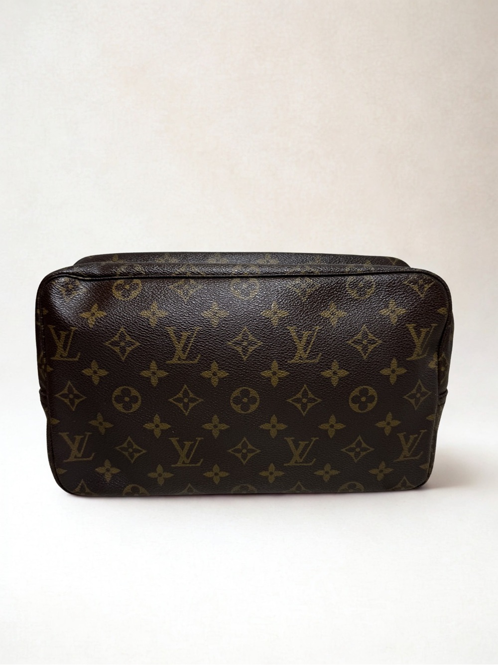 Louis Vuitton
Trousse Toilette 28
c. 1980s to 1990s